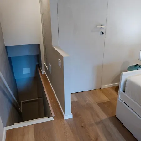 Apartment Black Stones Li Cuti *